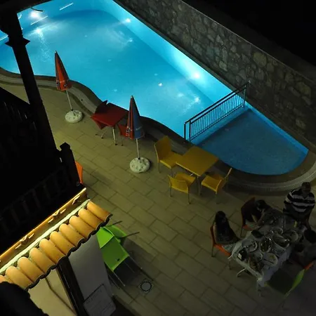 Kaya Hotel